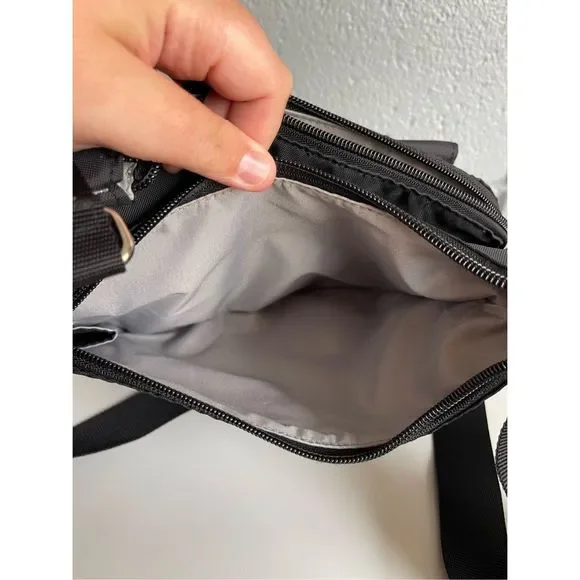 NWOT Baggallini RFID Cross City Bag in Black - Picture 10 of 11